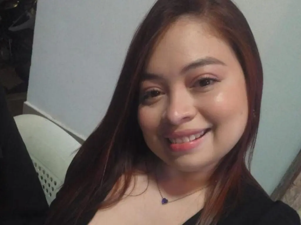 Join AlannaThomas’s Live Webcam Show