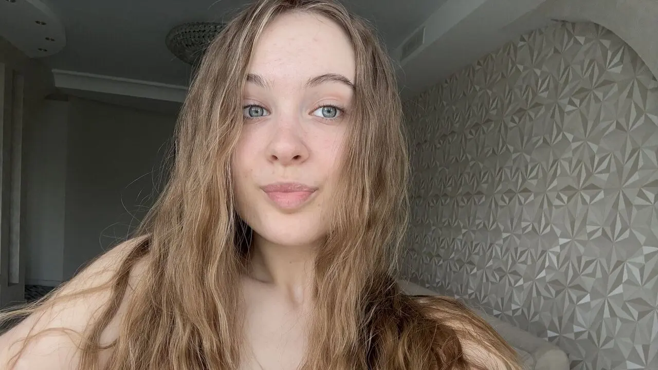 Join AlbertaClem’s Live Webcam Show