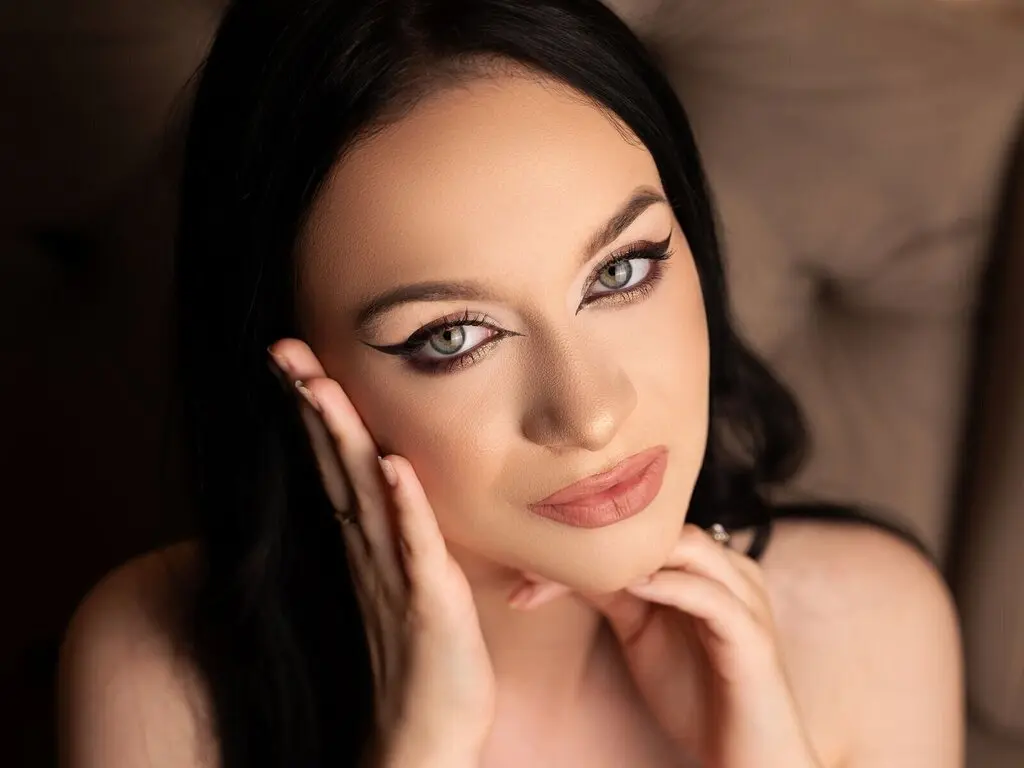 Join AlessiaVoss’s Live Webcam Show
