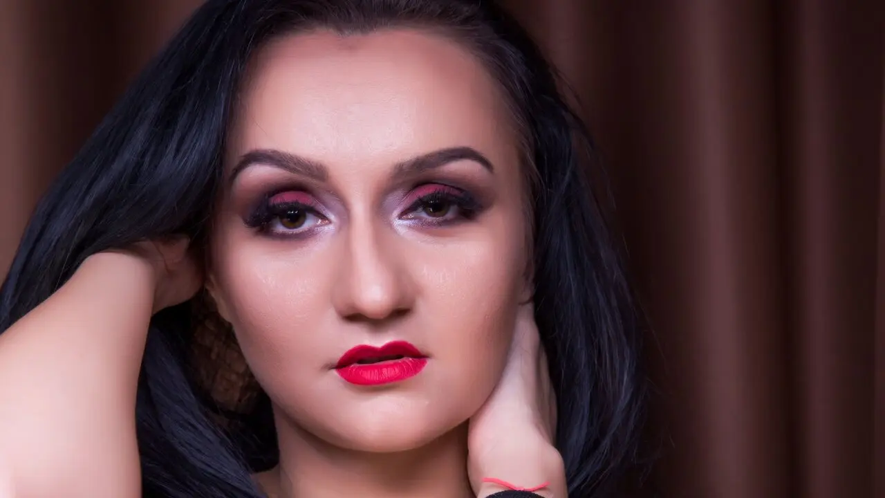 Join AlexiaHunter’s Live Webcam Show