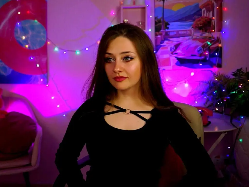 Join AliceDayvis’s Live Webcam Show