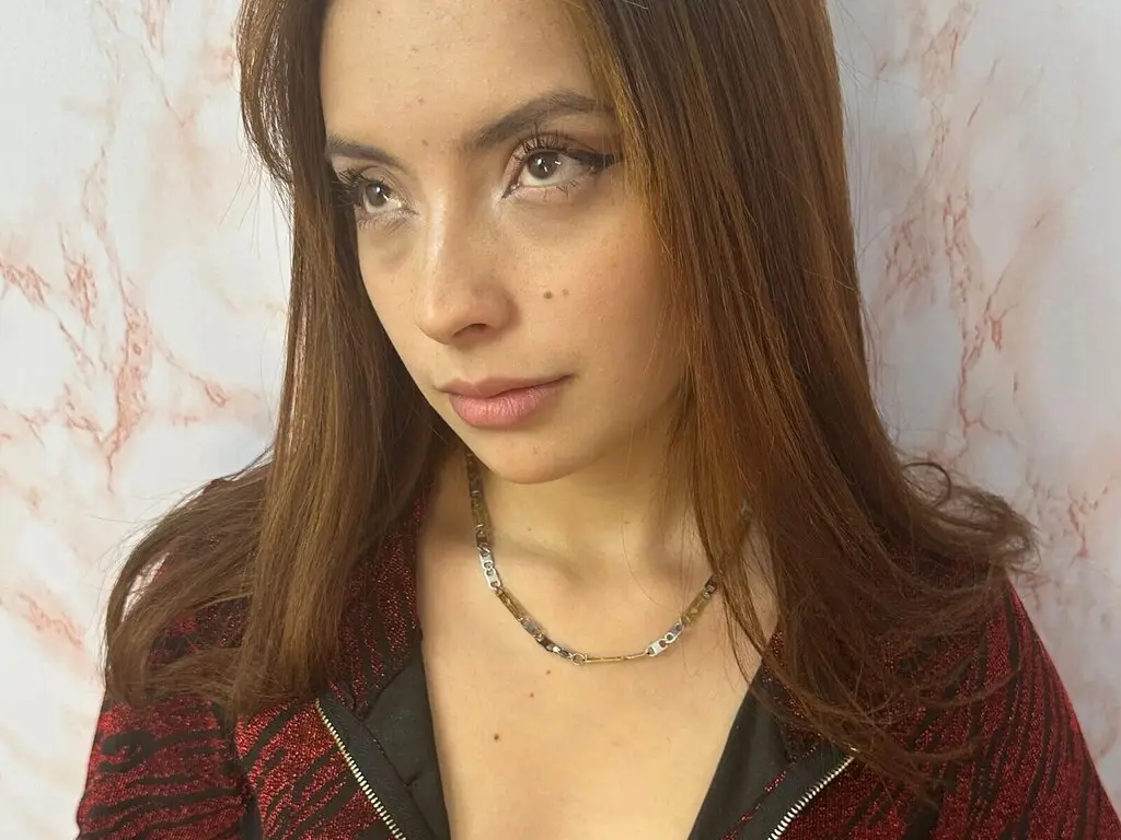 Join AliceMontclair’s Live Webcam Show