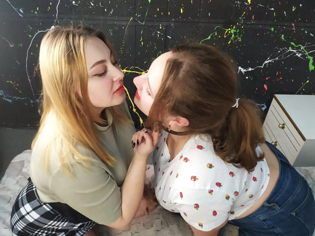 Join AliseAndMia’s Live Webcam Show