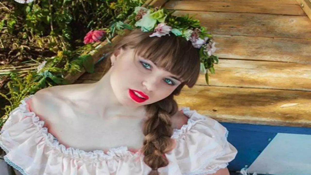 Join AlizaSmith’s Live Webcam Show