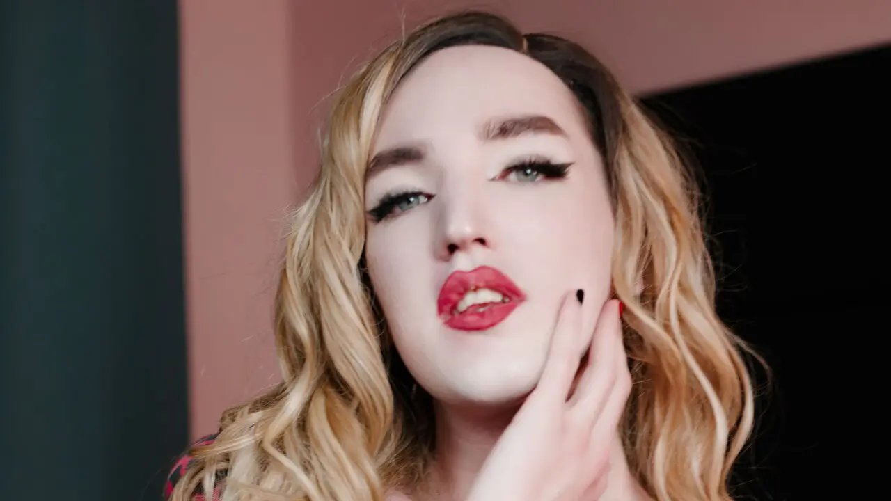 Join AmberBerne’s Live Webcam Show