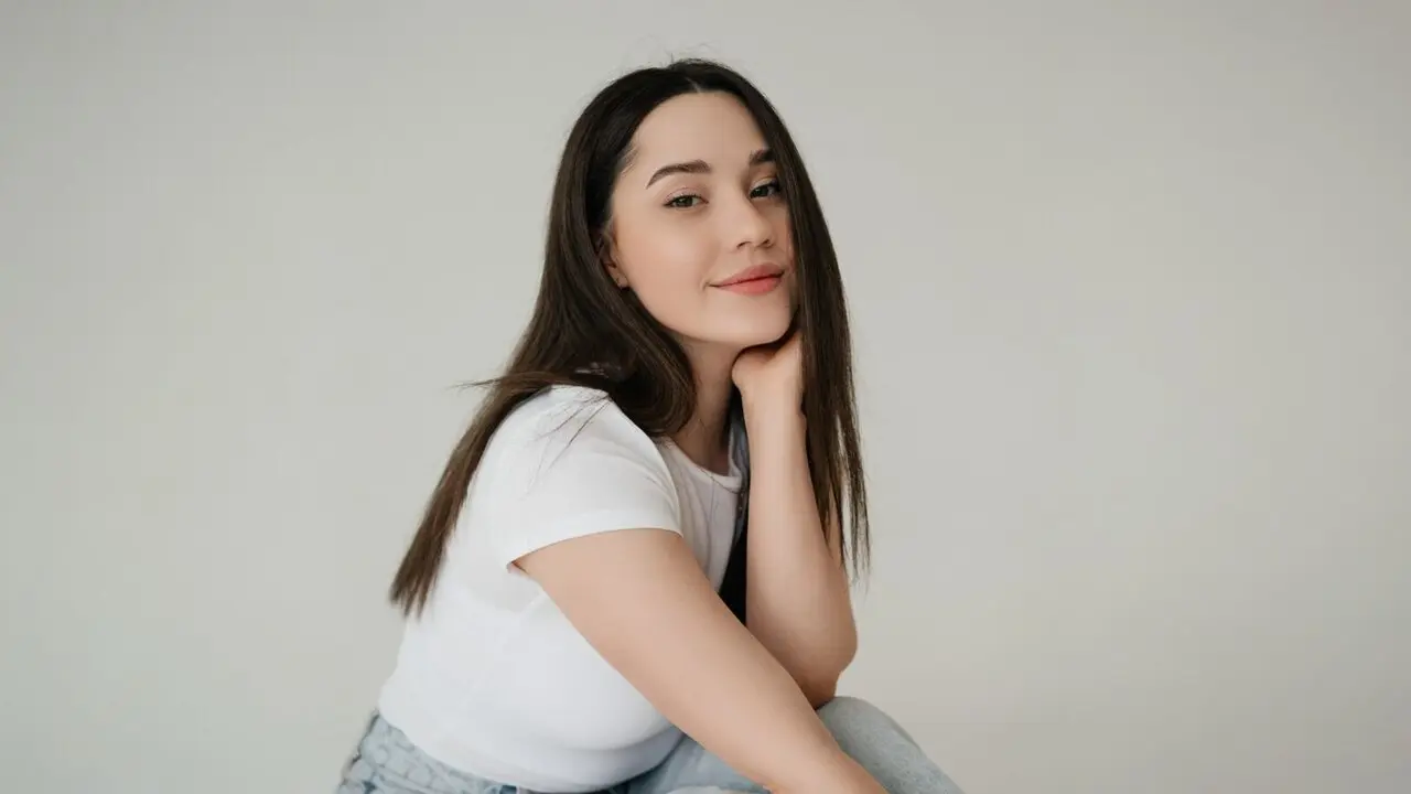 Join AmeliBarnes’s Live Webcam Show