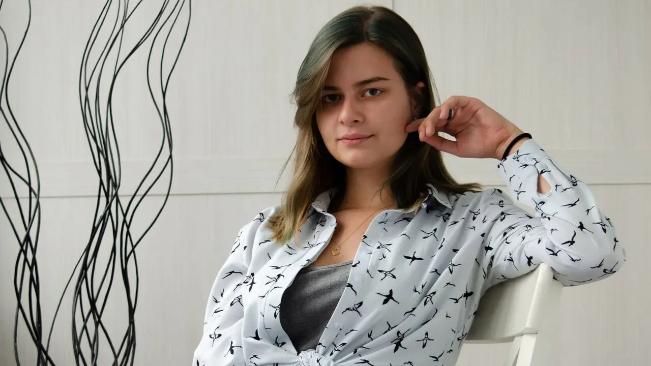 Join AmeliaMiln’s Live Webcam Show