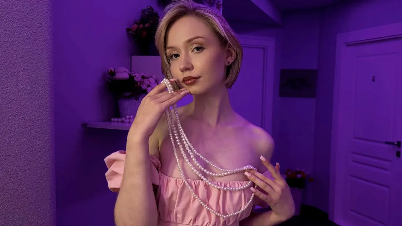 Join AmeliaViera’s Live Webcam Show