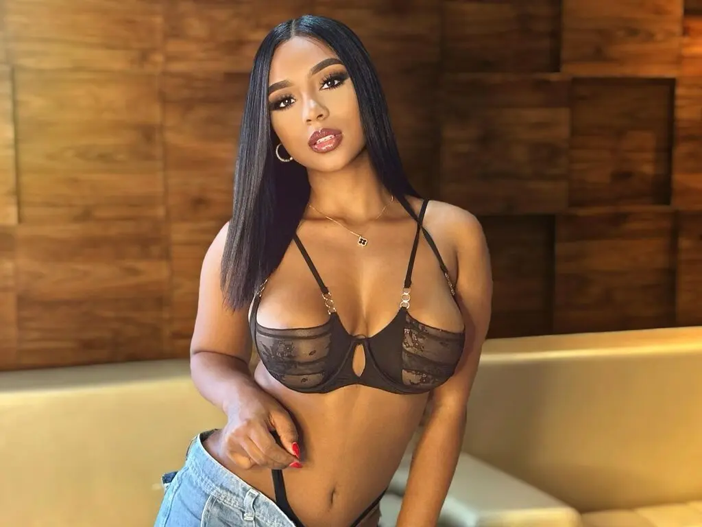 Join AmmyGrace’s Live Webcam Show