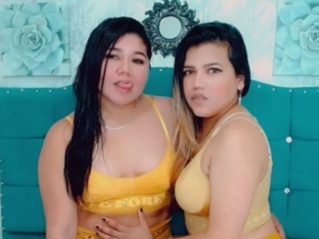 Join AmyandTammy’s Live Webcam Show