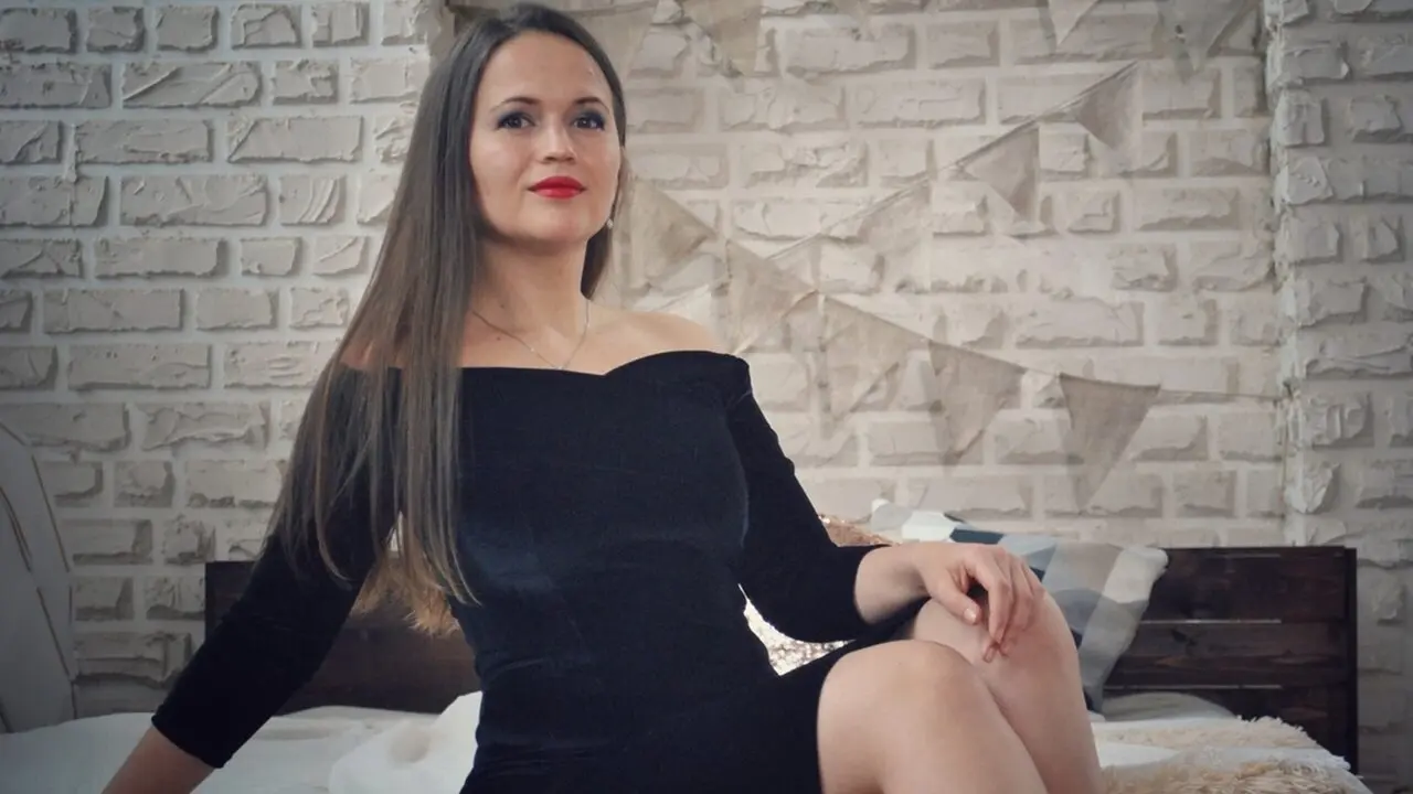 Join AngelinaDiva’s Live Webcam Show