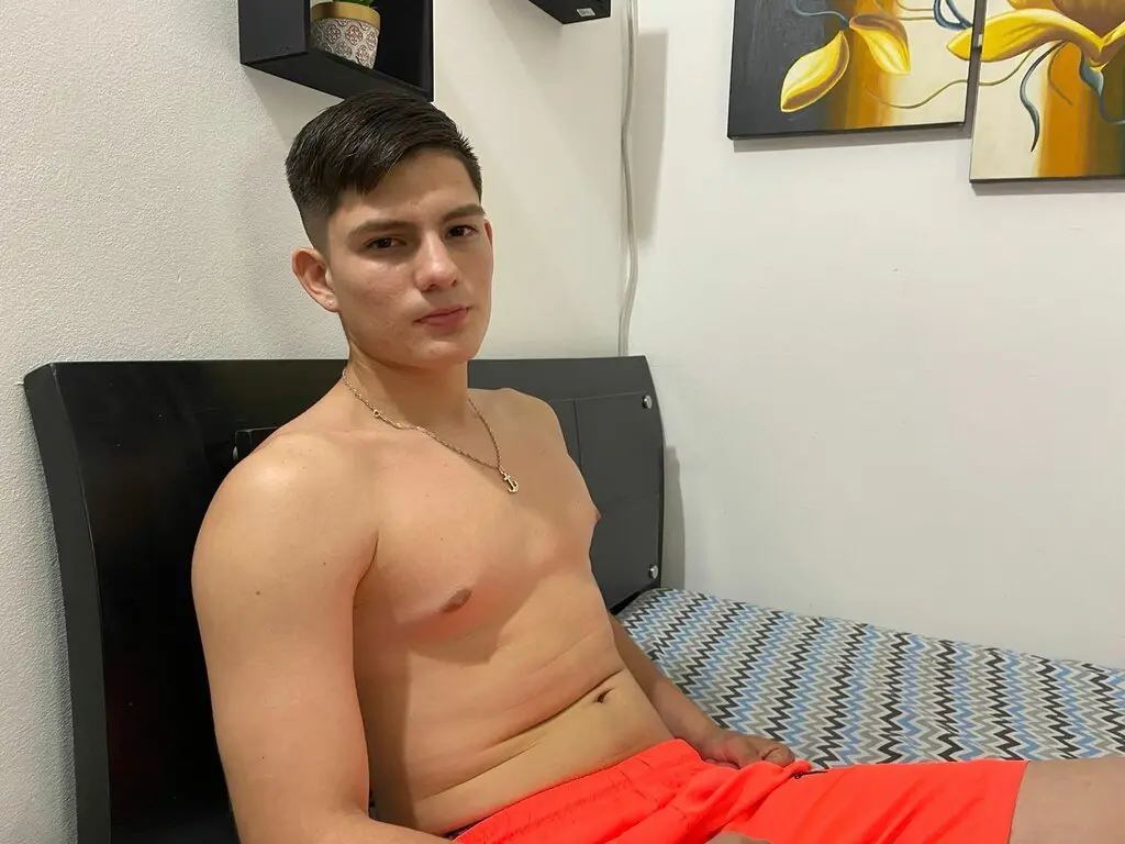 Join AntonyVidal’s Live Webcam Show