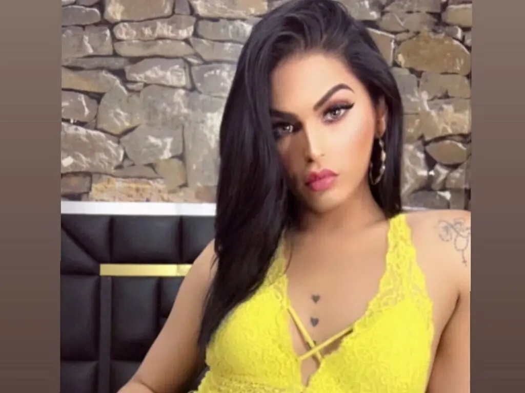 Join AprilSpear’s Live Webcam Show