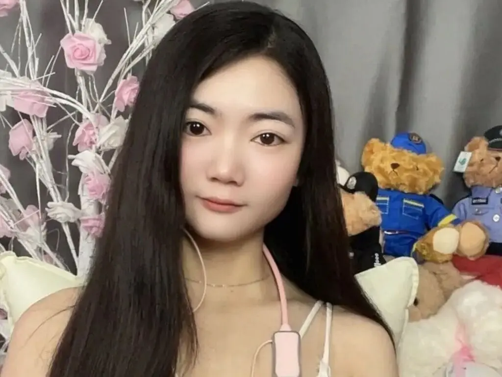 Join BeiDongm’s Live Webcam Show
