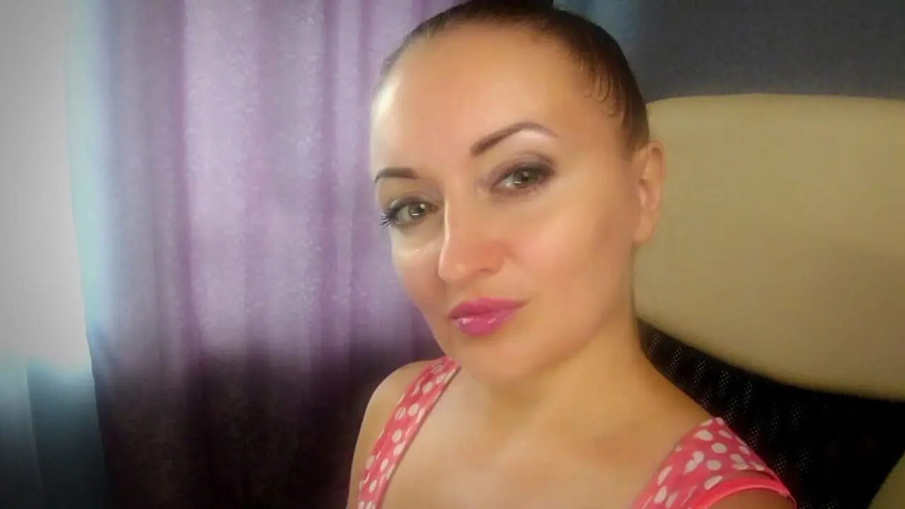 Join BettyMatiko’s Live Webcam Show