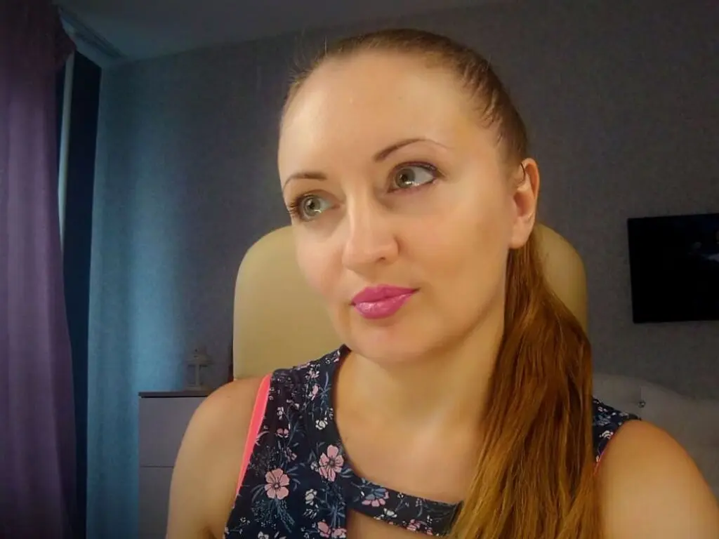 Join BettySawal’s Live Webcam Show