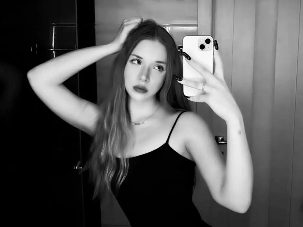 Join BlissEmbry’s Live Webcam Show