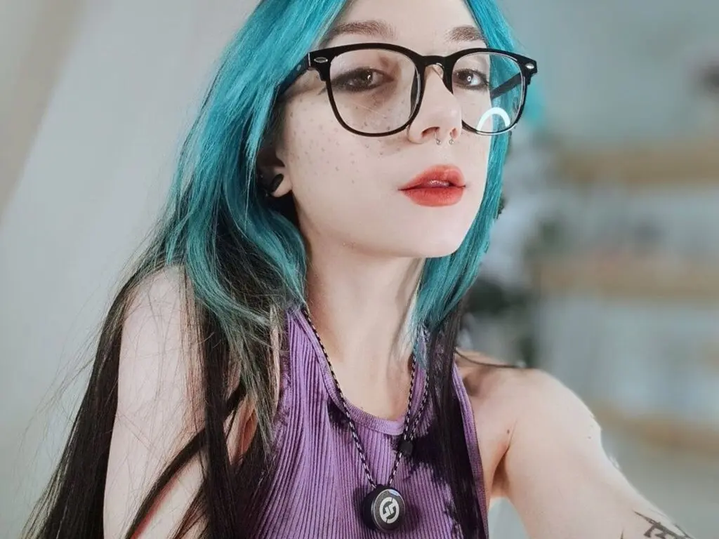 Join BonnieBreed’s Live Webcam Show