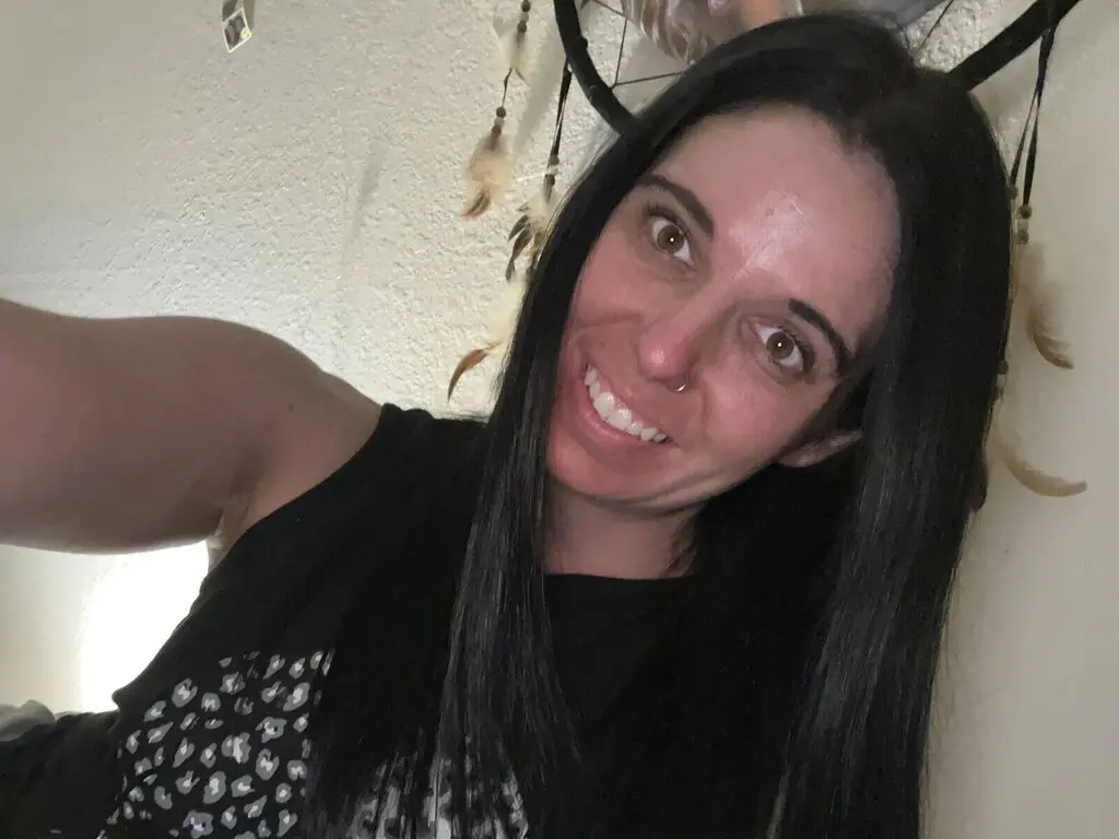 Join Browneyezs’s Live Webcam Show