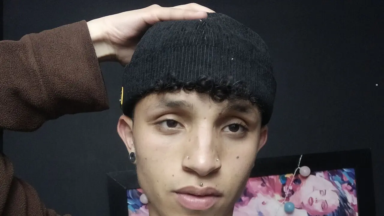 Join CamiloBernson’s Live Webcam Show