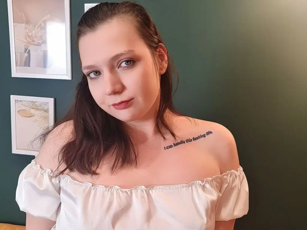 Join CarolineLuis’s Live Webcam Show