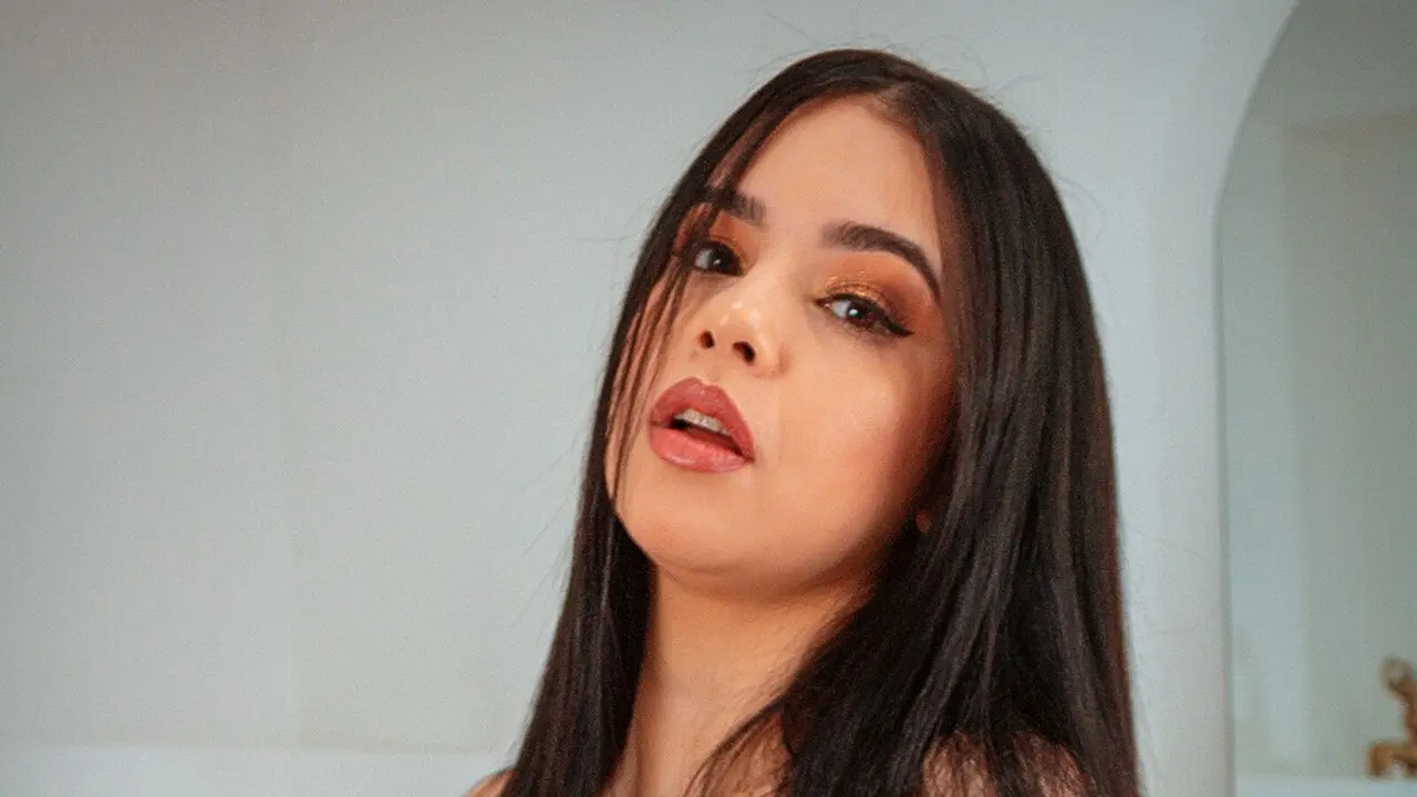 Join CatherinaHansen’s Live Webcam Show