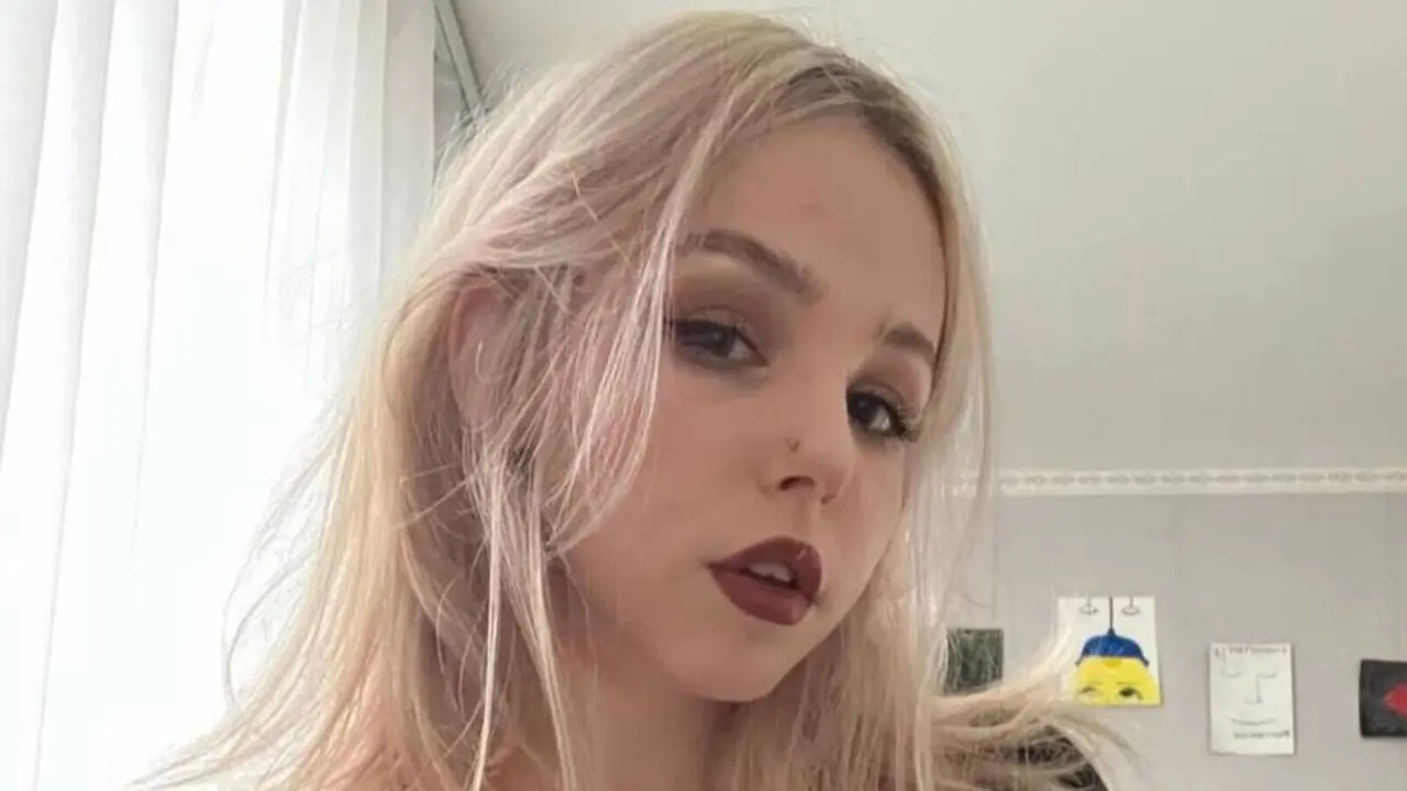 Join CathrynGise’s Live Webcam Show