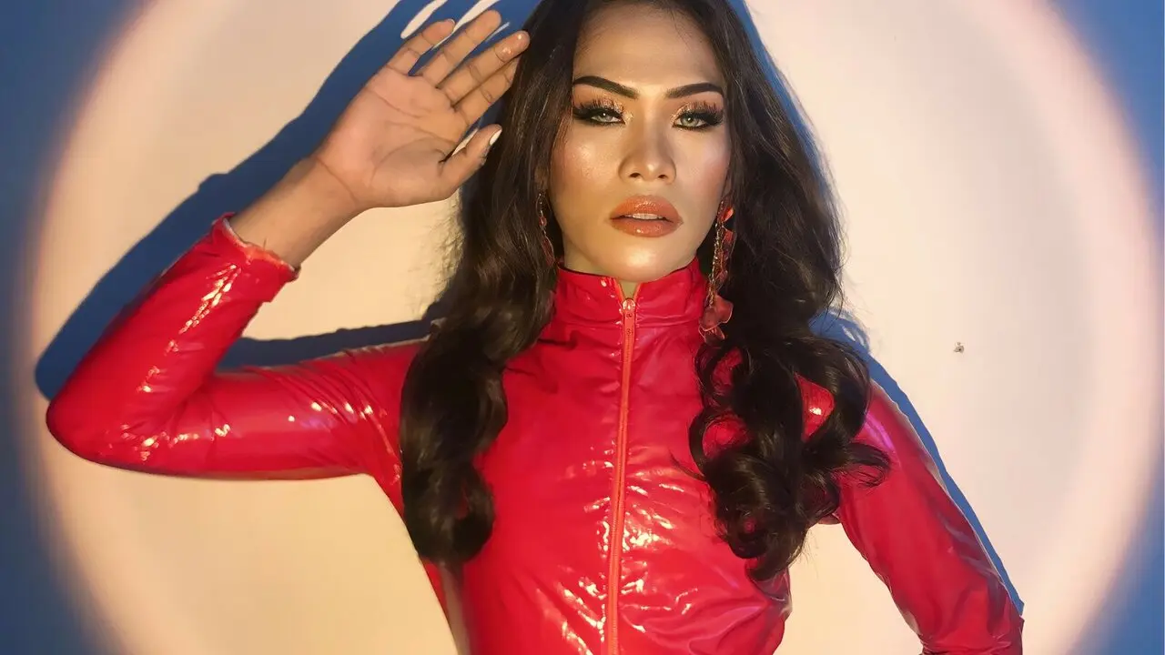 Join ChanelFoster’s Live Webcam Show