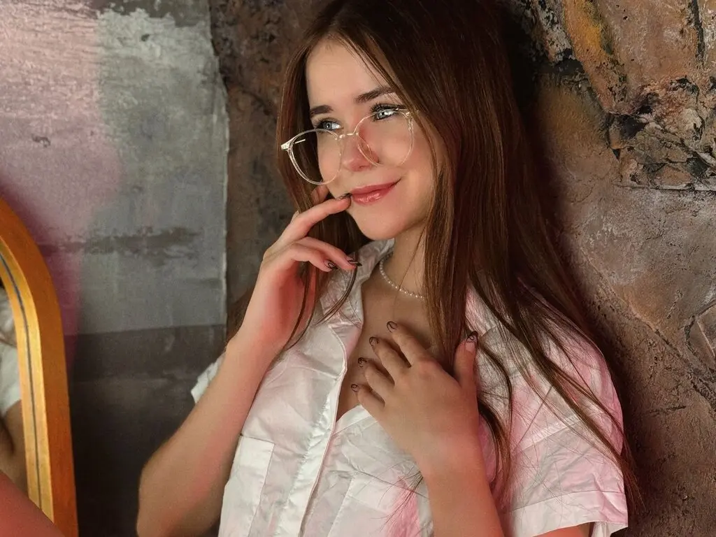 Join CharilWilson’s Live Webcam Show