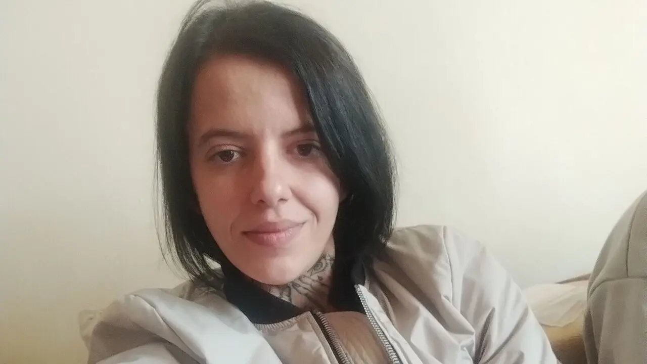 Join CleoRoss’s Live Webcam Show