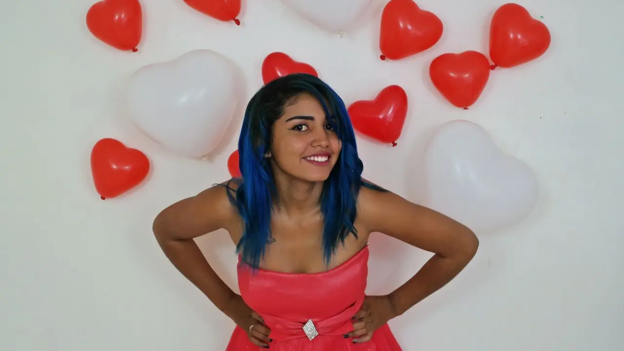 Join CoralineFun’s Live Webcam Show