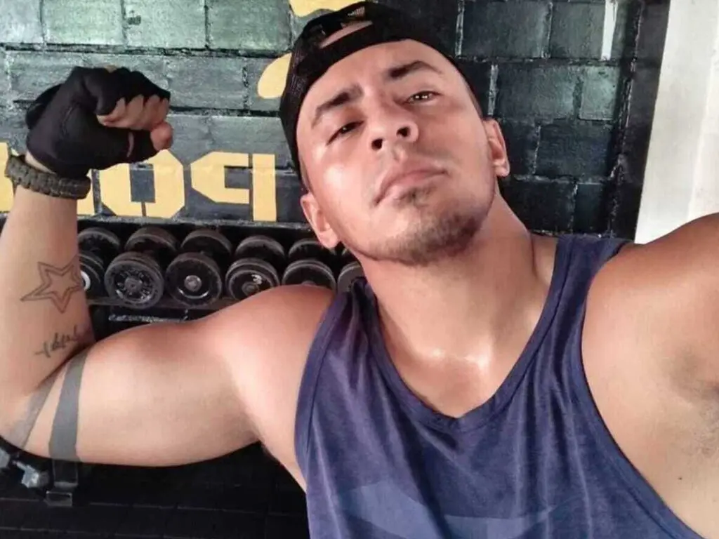 Join CristopherTomson’s Live Webcam Show