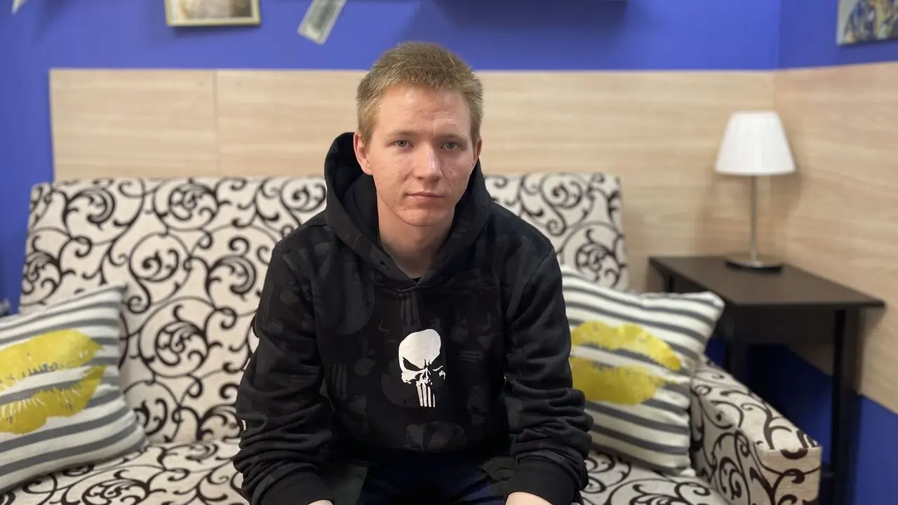 Join CroweBlack’s Live Webcam Show