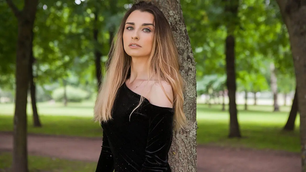 Join CrystalJil’s Live Webcam Show