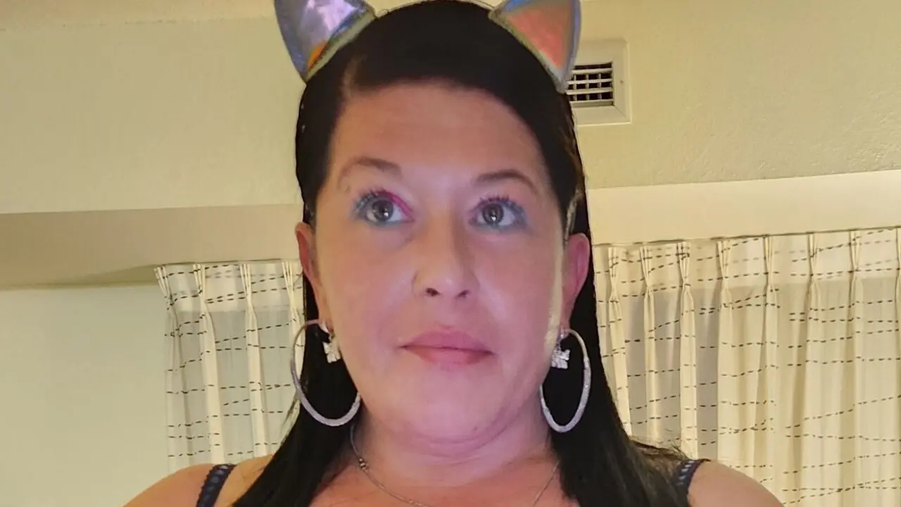 Join Crystalbloom’s Live Webcam Show