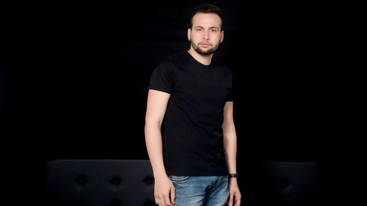 Join DamianWolf’s Live Webcam Show