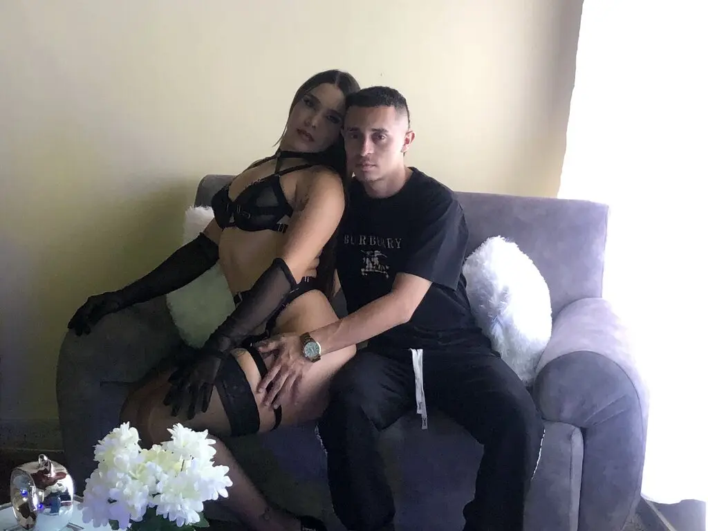 Join DanaAndMykeE’s Live Webcam Show