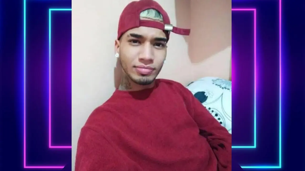 Join DanielTrump’s Live Webcam Show
