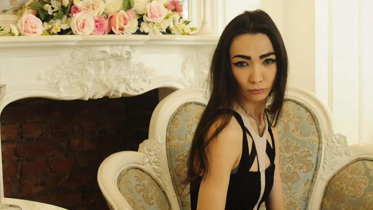 Join DevonDivine’s Live Webcam Show