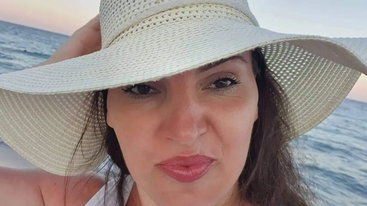 Join DianeJolie’s Live Webcam Show