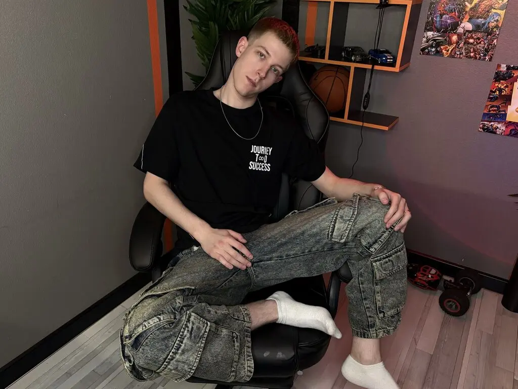 Join DylanNorton’s Live Webcam Show