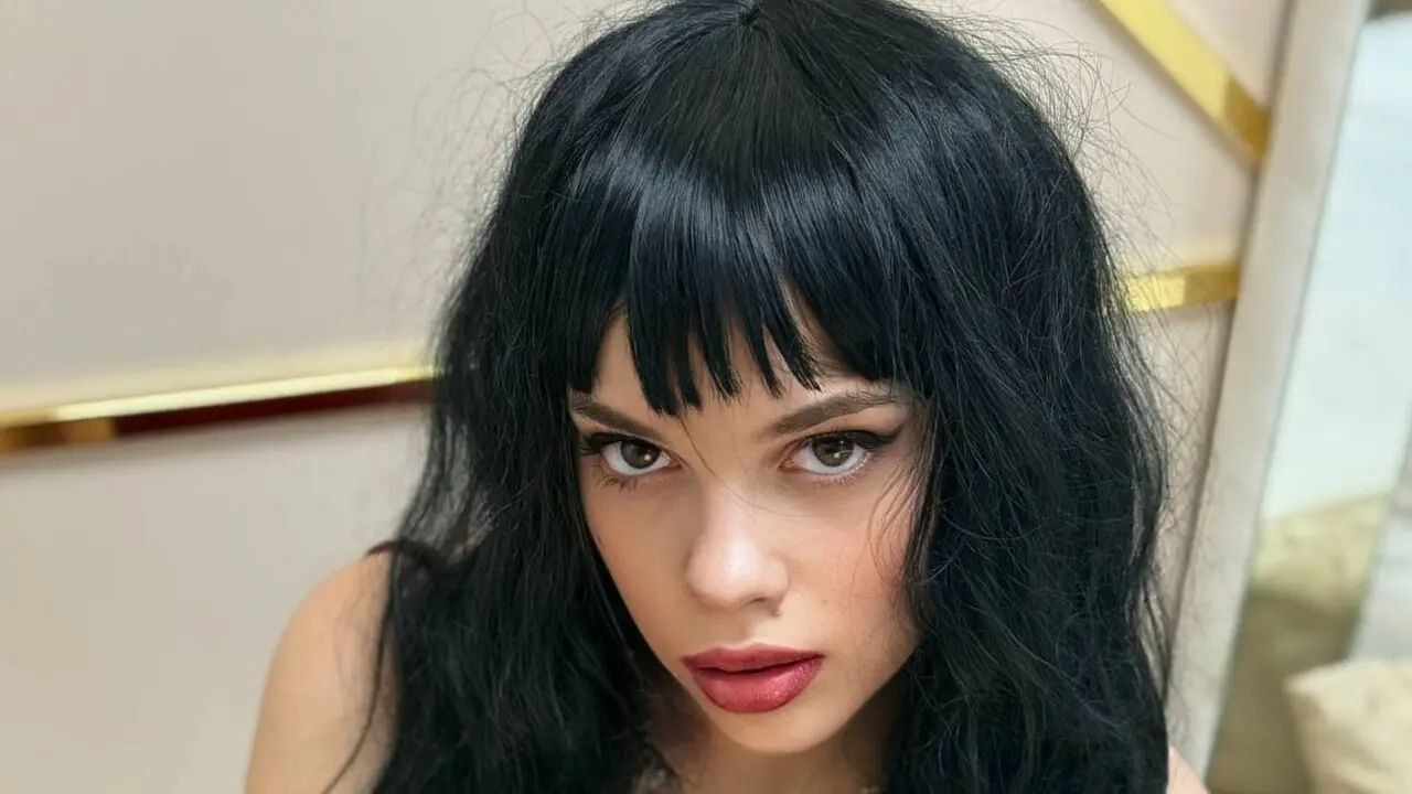 Join ErikaBradley’s Live Webcam Show