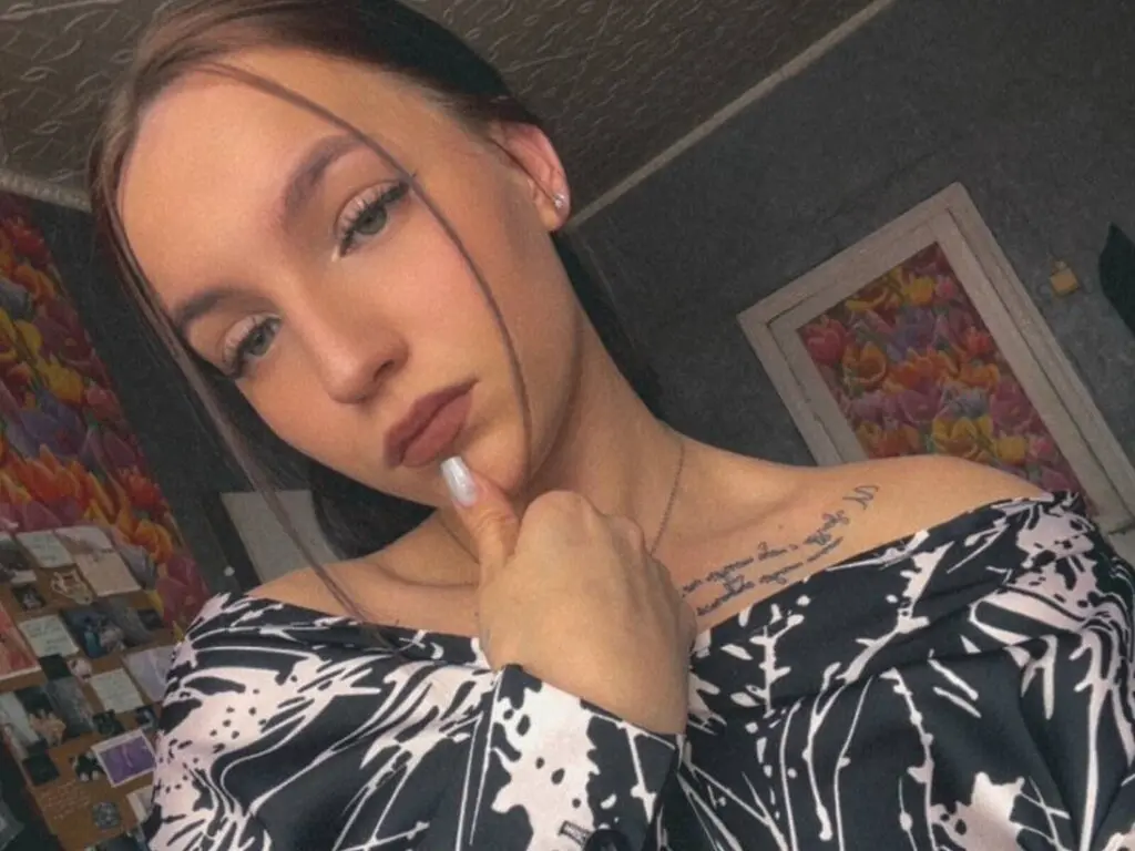 Join EthalClarkston’s Live Webcam Show