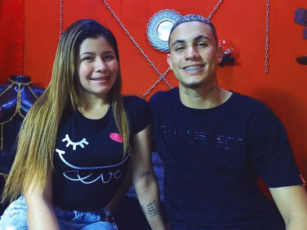 Join EthanAndMegan’s Live Webcam Show