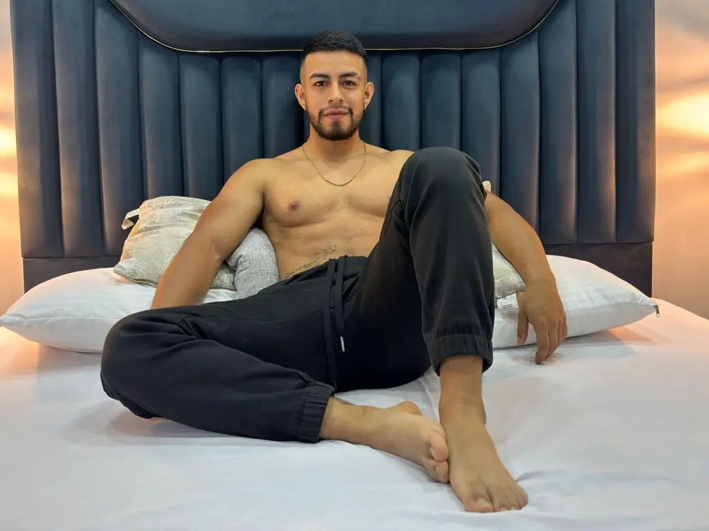 Join EthanCoopers’s Live Webcam Show