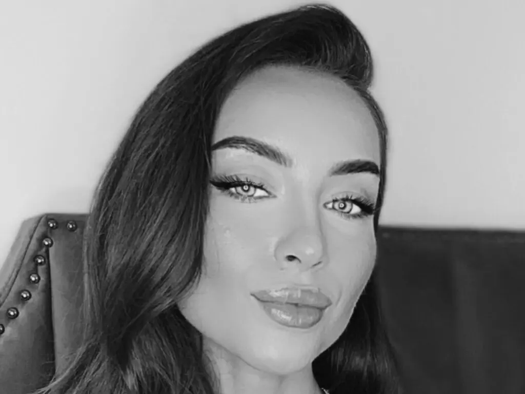 Join EthelynRose’s Live Webcam Show