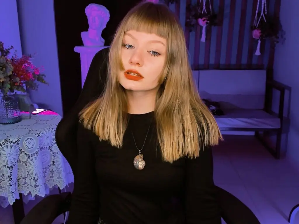 Join EvaBlas’s Live Webcam Show