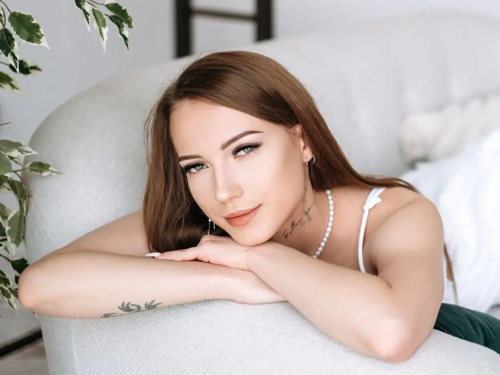 Join EvelinaMorrison’s Live Webcam Show