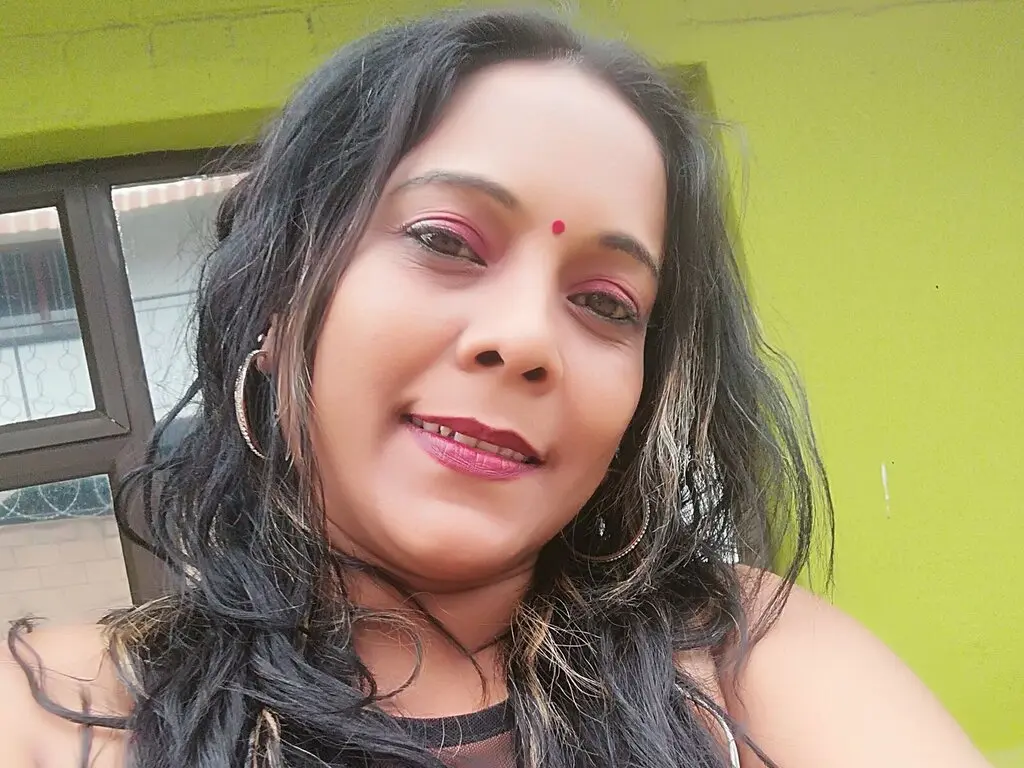 Join FancyMishka’s Live Webcam Show