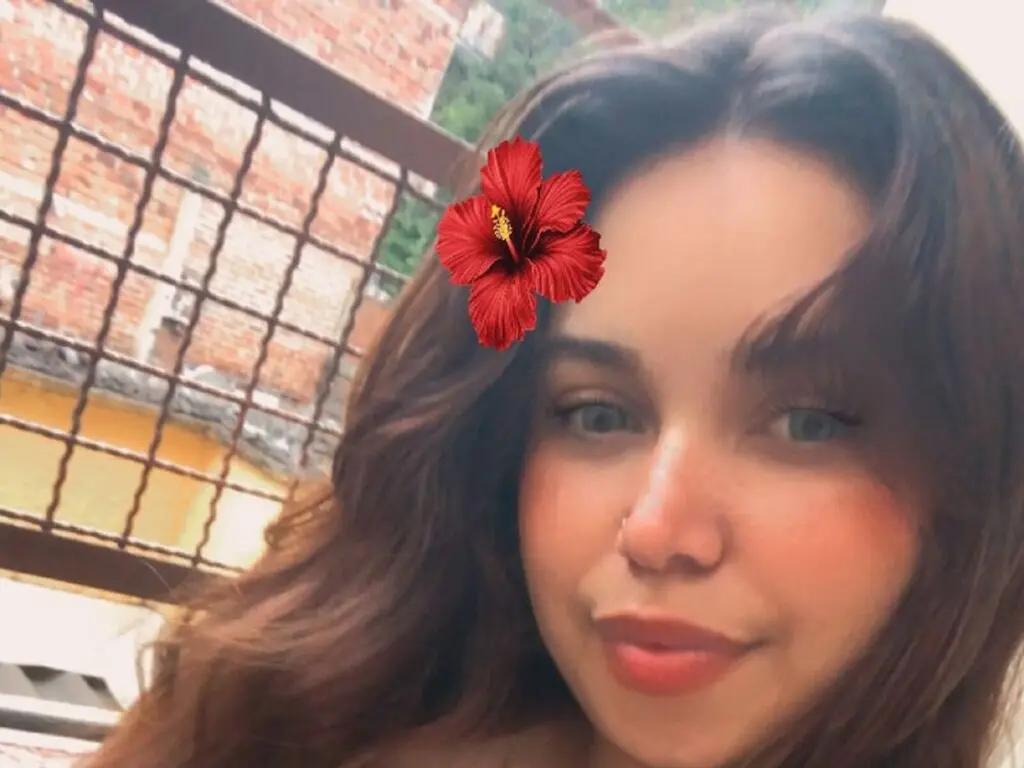 Join GeanelleMejias’s Live Webcam Show